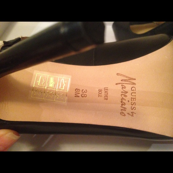 Beautiful Marciano peep toe heels 👠 - Picture 3 of 7